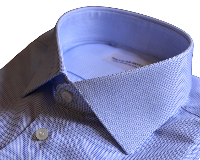 Riccione handmade shirt: French collar, angled cuffs and mother of pearl buttons. Entirely made in Italy by expert craftsmen in fine Oxford cotton.  Camicia artigianale Riccione: collo francese, polsini smussati e bottoni in madreperla australiana. Realizzata interamente in Italia da artigiani esperti in pregiato cotone Oxford.